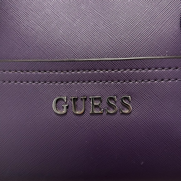 Dark Purple Guess Purse with Keychain, Amazing Condition - Picture 4 of 6